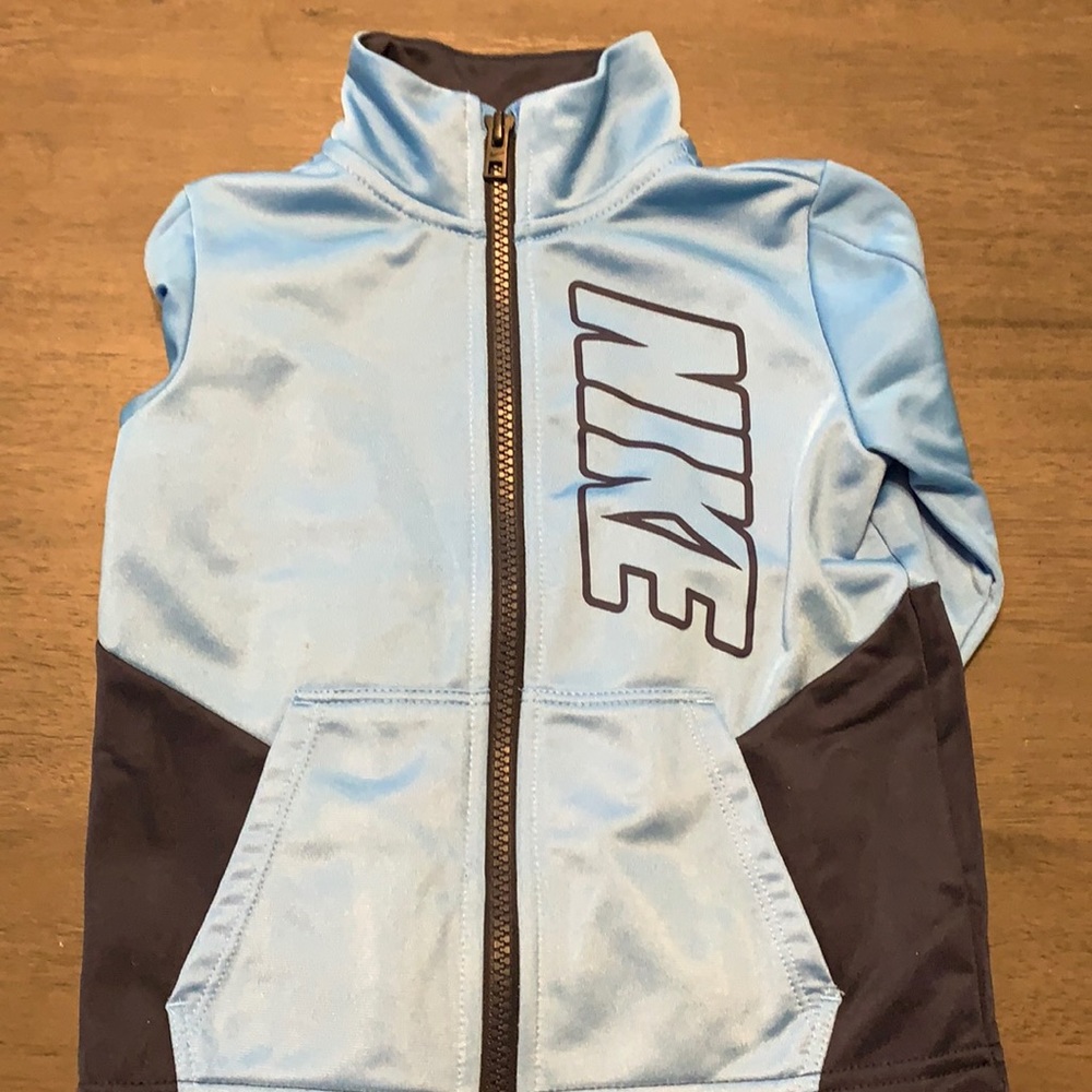 Size 3t Nike matching zip-up jacket and pants set